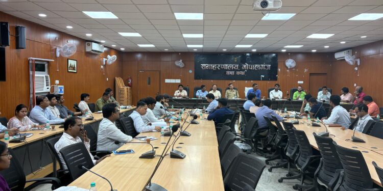 सुव्यवस्थित कार्ययोजना और सतत अनुश्रवण सफल निर्वाचन की कुंजी : डीईओ