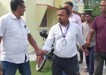 बिहार में एक और घूसखोर अफसर गिरफ्तार, निगरानी ने बेतिया में जिला मत्स्य पदाधिकारी को रिश्वत लेते पकड़ा