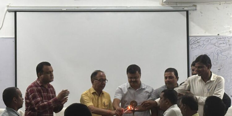 गुणवत्ता सुधार को लेकर प्रभारी चिकित्सा पदाधिकारियों एवं स्वास्थ कर्मियों का प्रशिक्षण।