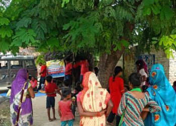 आपदाओं से बचाव हेतु आम जनों के बीच नुक्कड़ नाटक के माध्यम से मनोरंजन युक्त प्रस्तुति कर जागरूकता अभियान चलाया गया