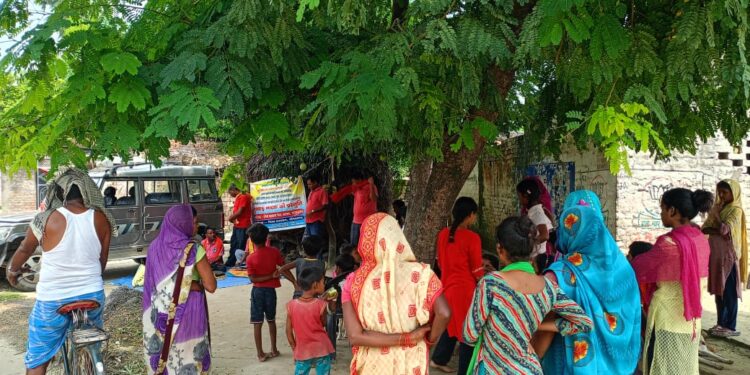 आपदाओं से बचाव हेतु आम जनों के बीच नुक्कड़ नाटक के माध्यम से मनोरंजन युक्त प्रस्तुति कर जागरूकता अभियान चलाया गया