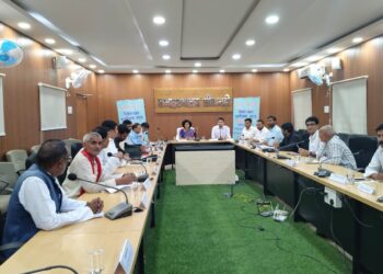 विशेष निर्वाचक सूची प्रेक्षक अराधना पटनायक की अध्यक्षता में विशेष संक्षिप्त पुनरीक्षण 2025 की समीक्षा बैठक सम्पन्न।