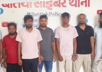 बेतिया में इंटरस्टेट 7 साइबर क्रिमिनल अरेस्ट:3 लाख कैश बरामद, कार-बाइक किया जब्त; अन्य की तलाश में छापेमारी