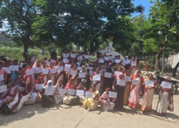 बड़हरिया प्रखंड के 374 सेविकाओं में 89 एफआर एस पूर्ण करने वाली सेविकाओं को प्रशस्ति पत्र देकर किया गया सम्मानित