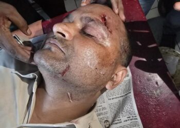 बड़हरिया के महावीरी मेला में दो समुदायों में हुआ पथराव, एसपी ने संभाला मोर्चा बड़हरिया थानाध्यक्ष रूपेश कुमार वर्मा पथराव में हुए घायल