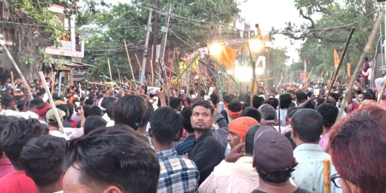 बड़हरिया प्रखंड के सबसे चर्चित हरदिया महावीरी अखड़ा मेला भरी पुलिस बल के बीच हुआ संपन्न