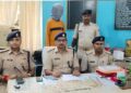 चोरी के जेवर का बंटवारा करते दो चोरों को पुलिस ने दबोचा