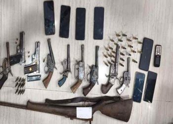 पटना में SIT की बड़ी कार्रवाई: हथियारबंद 8 अपराधी गिरफ्तार, भारी मात्रा में हथियार बरामद