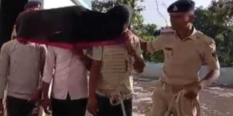 एक ही लड़की से दो दोस्तों को हुआ प्यार, फिर प्लान बनाकर एक ने किया दूसरे का कत्ल