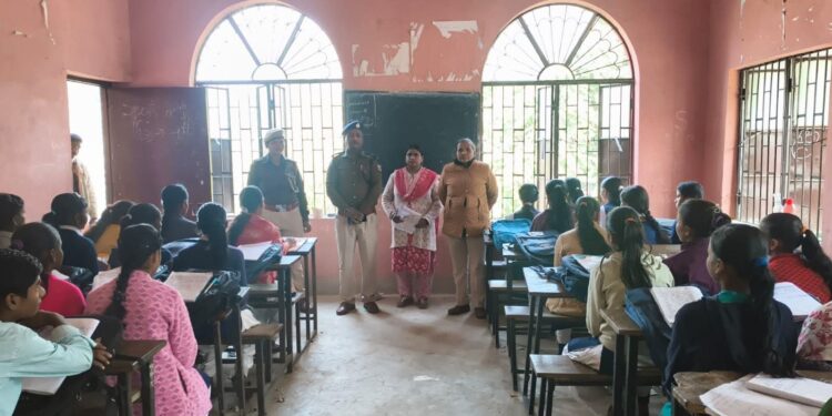 दरभंगा: बहेड़ी थानाध्यक्ष एवं महिला पदाधिकारी के द्वारा मासिक महिला सशक्तिकरण सभा का आयोजन