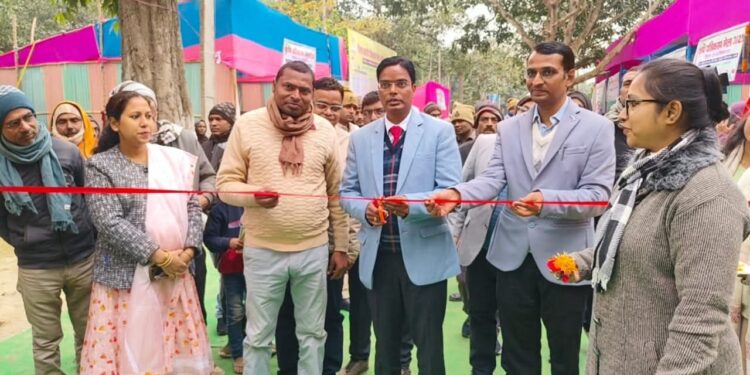 जिला स्तरीय दो दिवसीय कृषि यांत्रिकरण मेला का डीएम ने किया उद्घाटन