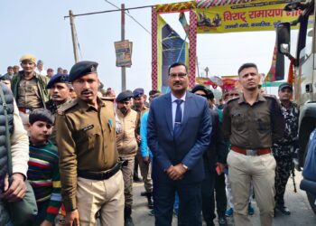 भारत के सबसे बड़े शिवलिंग का गोपालगंज में भव्य प्रवेश, बलथरी चेक पोस्ट पर हुआ पूजा-अर्चना