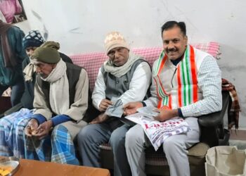 बड़हरिया प्रखंड के जोगापुर कोठी के उत्क्रमित मध्य विद्यालय को पल्स टू करने की ग्रामीणों की सरकार से मांग