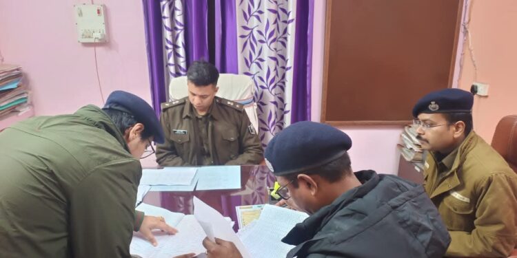 गोपालगंज पुलिस का सख्त एक्शन, उचकागांव थाना में कांड की समीक्षा