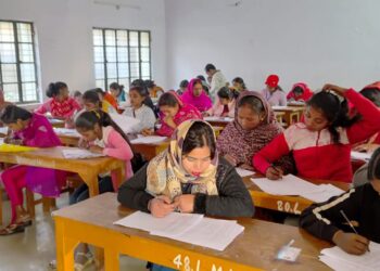 पुपरी में सेकेंड चांस एजुकेशन के तहत मॉक टेस्ट, 150 से अधिक शिक्षार्थी हुए शामिल