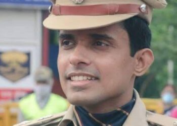 विनय तिवारी होंगे गोपालगंज के नए एसपी, अवधेश दीक्षित का लखीसराय तबादला।