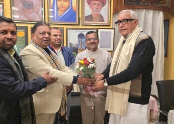 सीतामढ़ी तक बढ़ेगा छपरा–लखनऊ एक्सप्रेस, रेल मंत्री से सांसद देवेश चंद्र ठाकुर की मांग