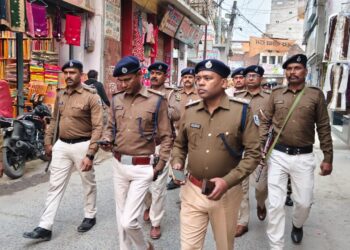 कटेया में सरस्वती पूजा को लेकर पुलिस का फ्लैग मार्च, सुरक्षा व्यवस्था चाक-चौबंद
