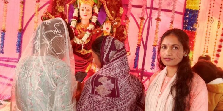 पड़रौना नीर ब्यूटी पार्लर बसंत पंचमी पर अपनी सभी ग्राहकों को दिया हार्दिक शुभकामनाएं