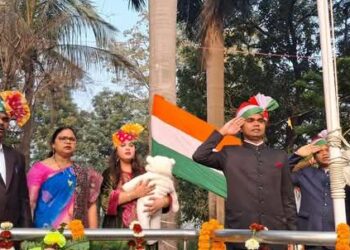 सिवान में 77वें गणतंत्र दिवस पर जिला पदाधिकारी ने फहराया राष्ट्रीय ध्वज