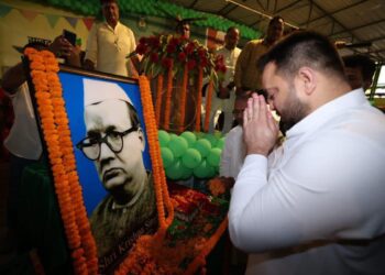 बिहार केसरी डॉ. श्रीकृष्ण सिंह की पुण्यतिथि पर श्रद्धांजलि, राज्यभर में याद किए गए उनके आदर्श