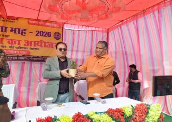 सड़क सुरक्षा माह 2026 के तहत गांधी महाविद्यालय में मेगा कैंप का भव्य आयोजन